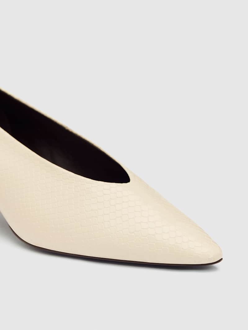 Calista Kitten Heel Pump