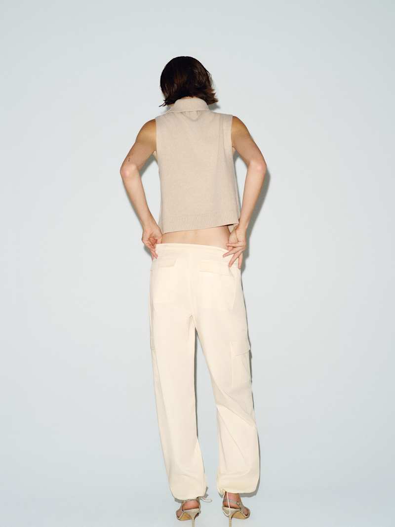 Flora Cashmere Sleeveless Turtleneck