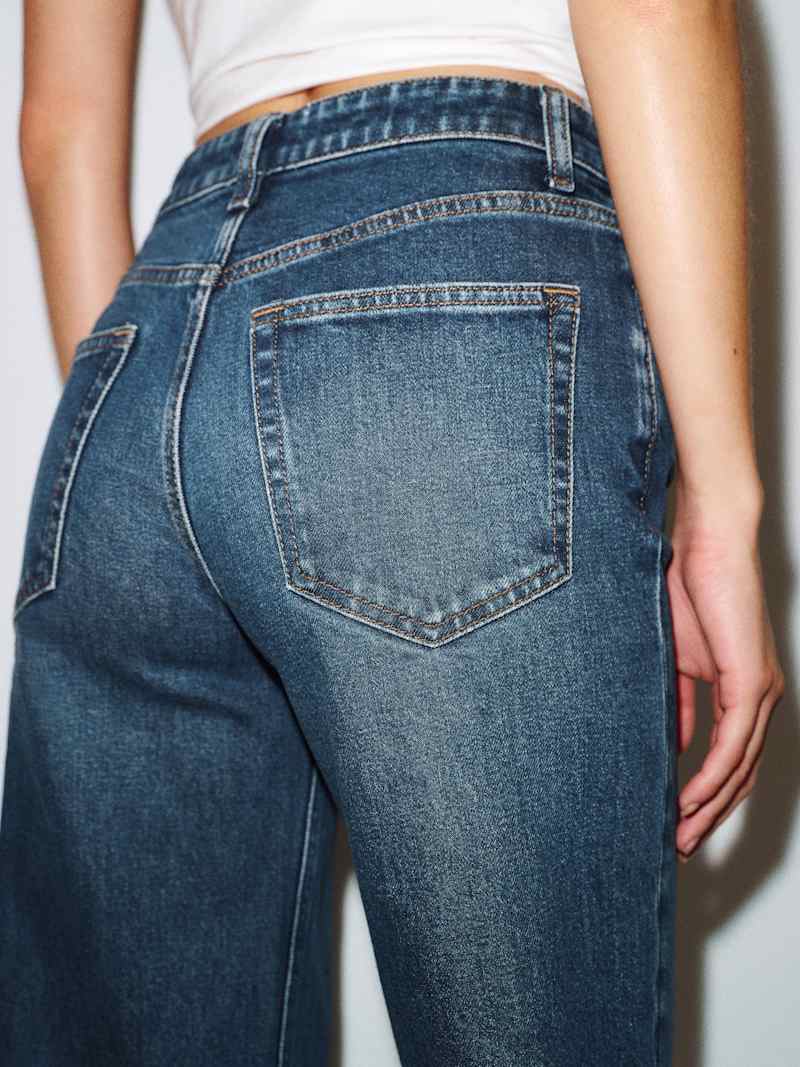 Hunter Stretch Mid Rise Wide Leg Short Jeans