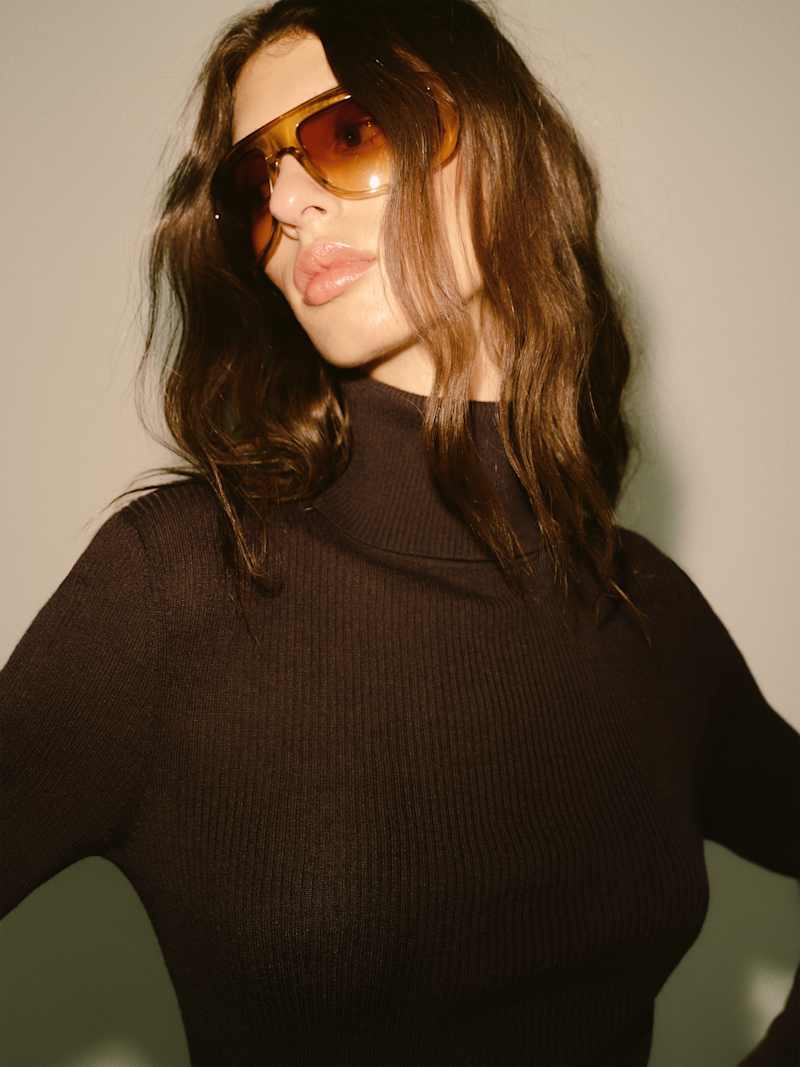 Ophelia Tissue Cashmere Turtleneck